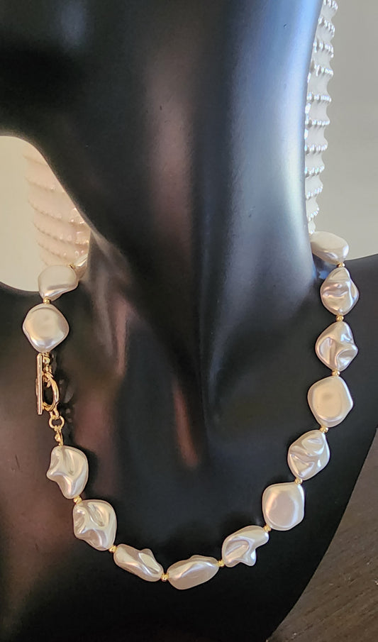 Pearlie Knot Necklace